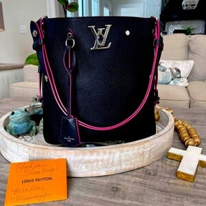 Louis Vuitton Calfskin Noir Bucket Bag